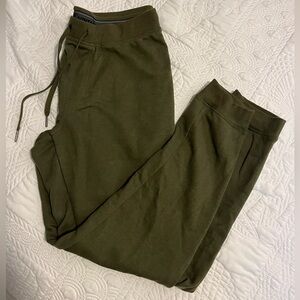 Weatherproof Men's Olive Tapered Joggers